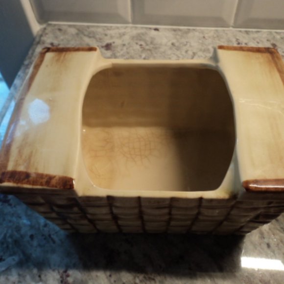 vintage cookie jar "Picnic Basket" - Picture 9 of 10